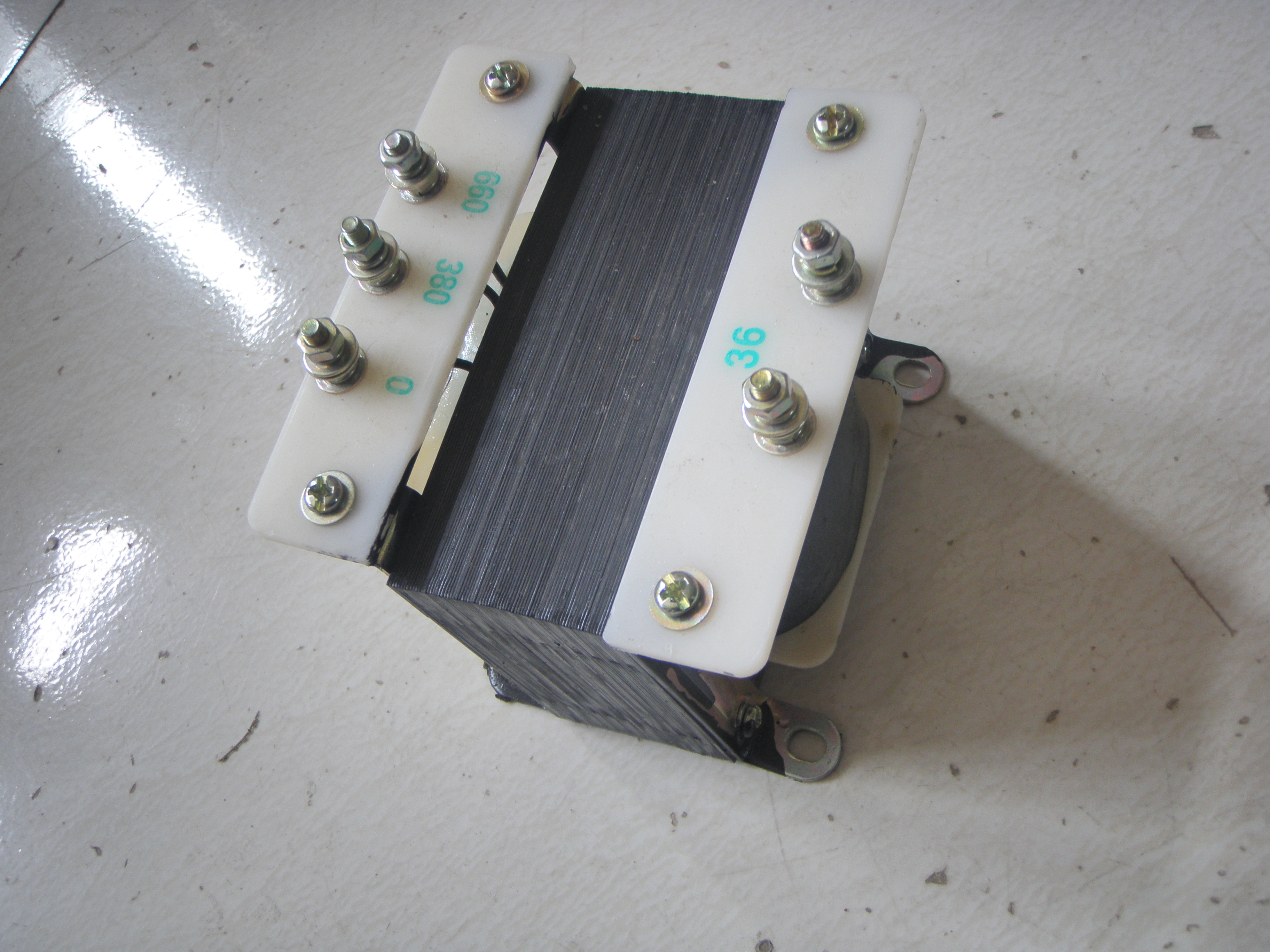 供应用于控制电源的QBZ-60控制变压器