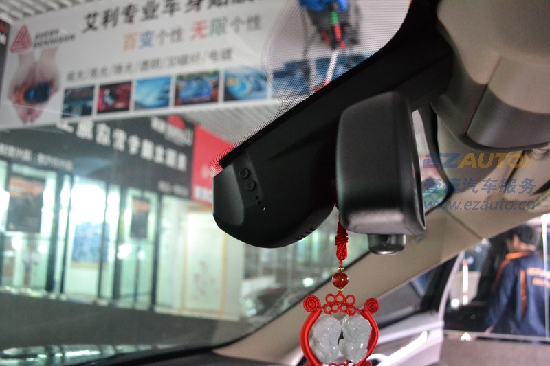宝马X5加装海圳专车专用行车记录仪批发