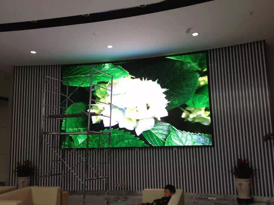 青岛强力巨彩电子有限公司，led显示屏 山东室内P4全彩led显示屏公司图片