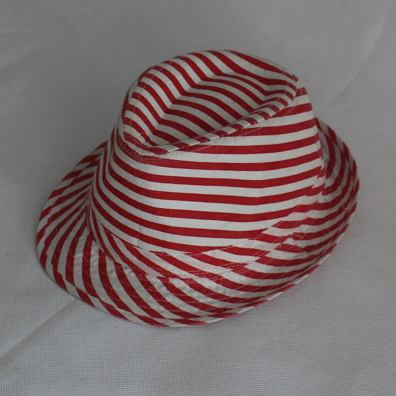 红白色条纹布定型牛仔帽礼帽