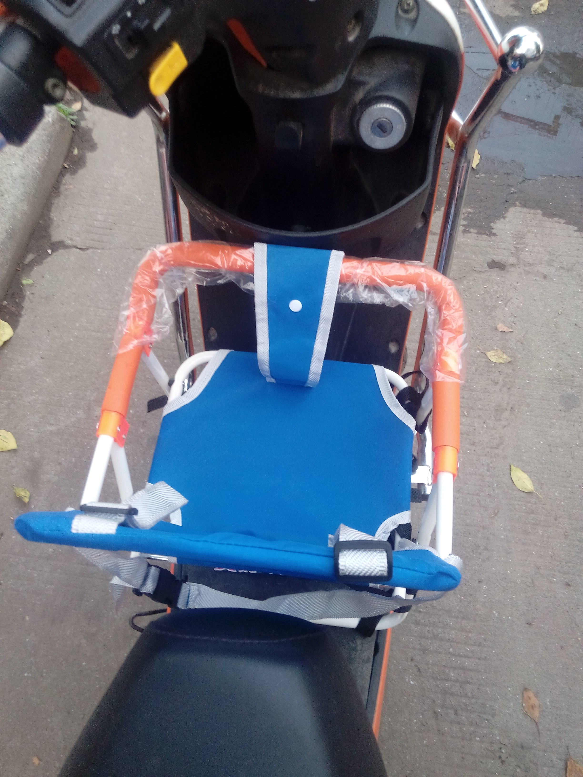 儿童安全座椅座橙电动车儿童椅安全椅宝宝座椅