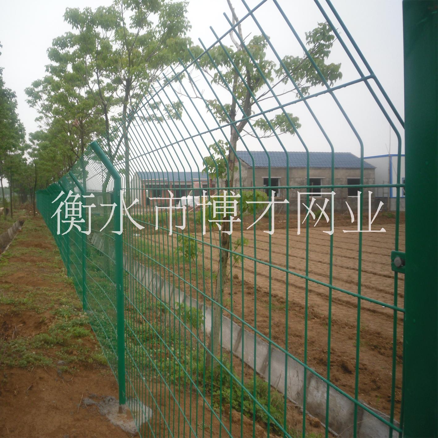 内江养殖铁丝网规格报价、哪里有卖铁丝网围栏的厂家？