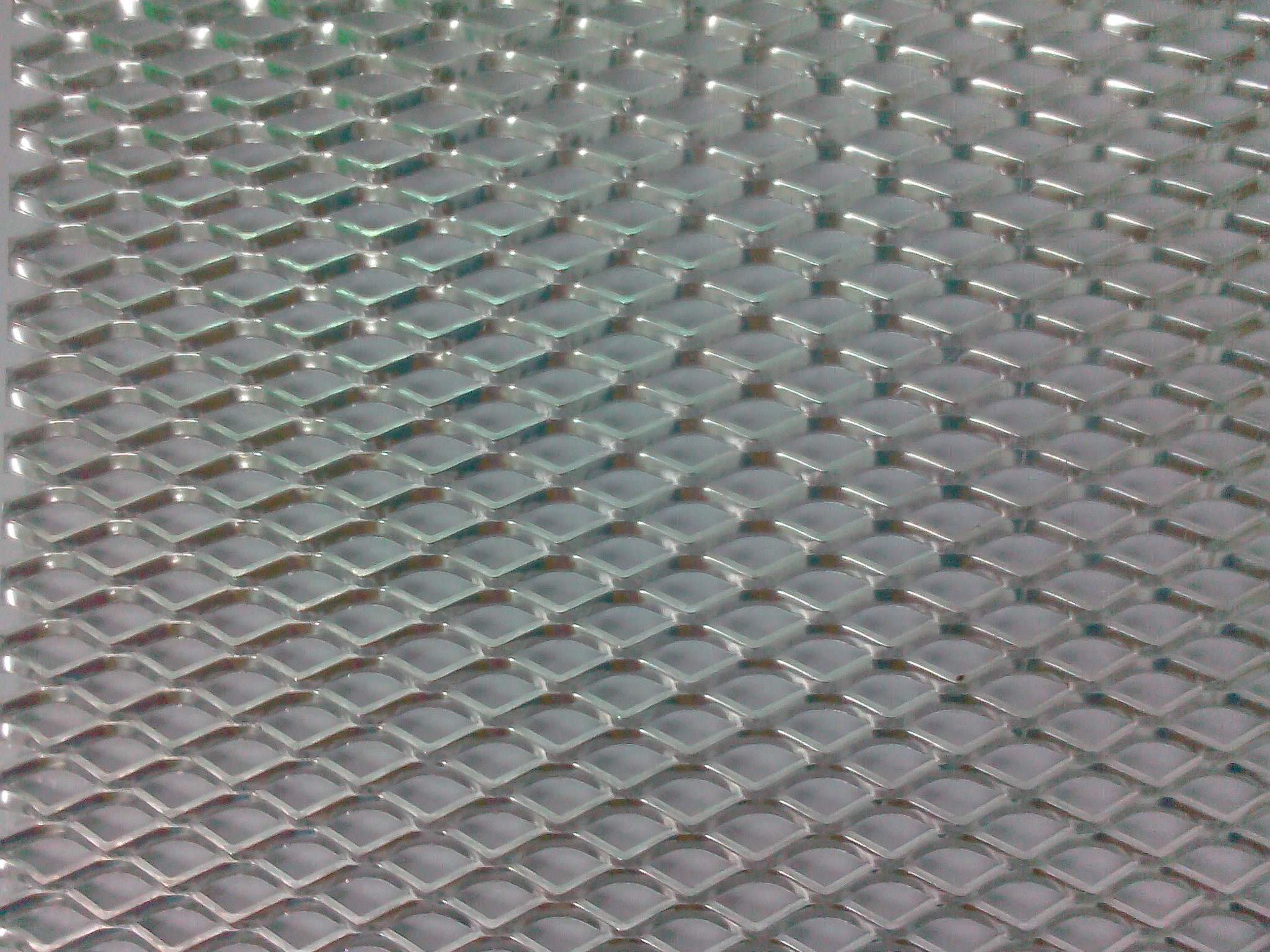 衡水市汽车中网.铝板网.小孔钢板网厂家汽车中网.铝板网.小孔钢板网