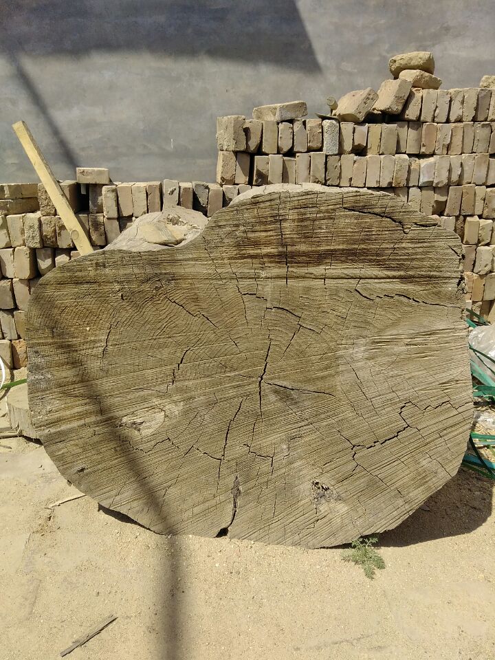 专业生产碳化木餐桌 防腐木火烧木餐桌椅长条圆形方形