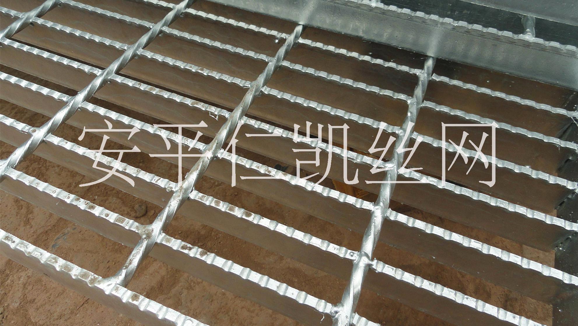 厂家供应热镀锌钢格板 定做钢格板