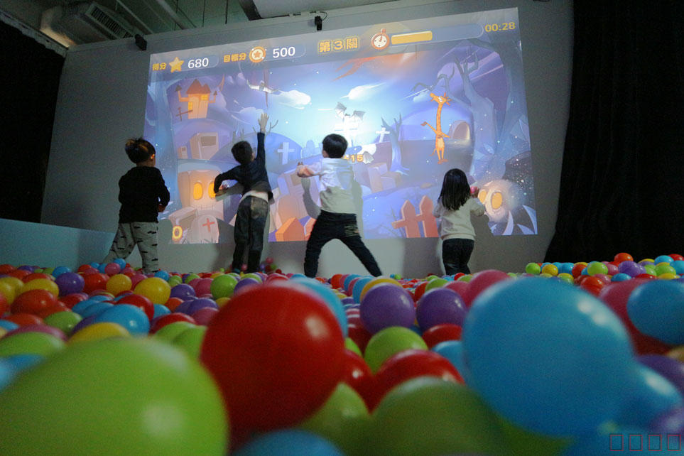北京儿童互动投影互动砸球游戏制作公司