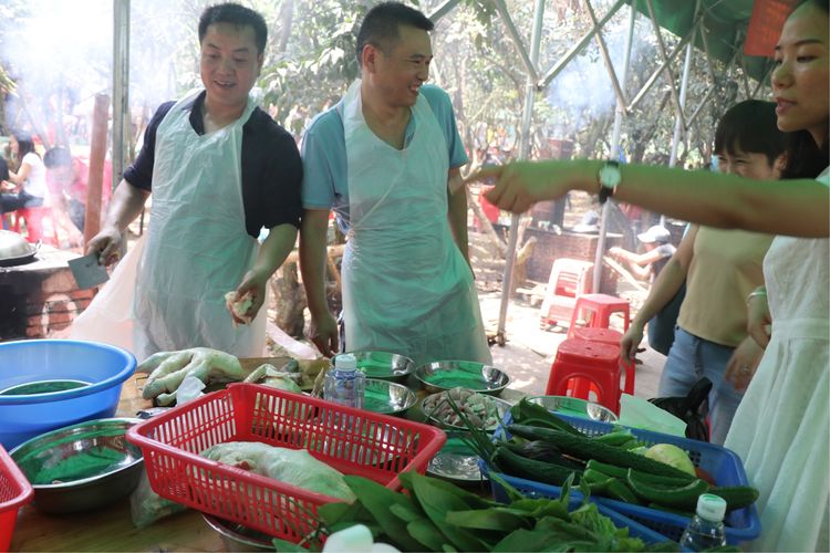 深圳员工游到农家乐野炊啦 深圳员工团建