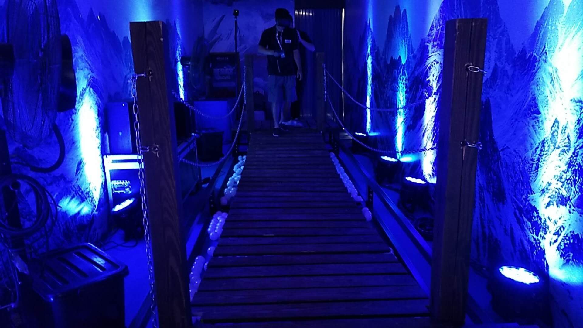 广州VR雪山吊桥出租 深圳VR体验吊桥 四种场景游戏图片