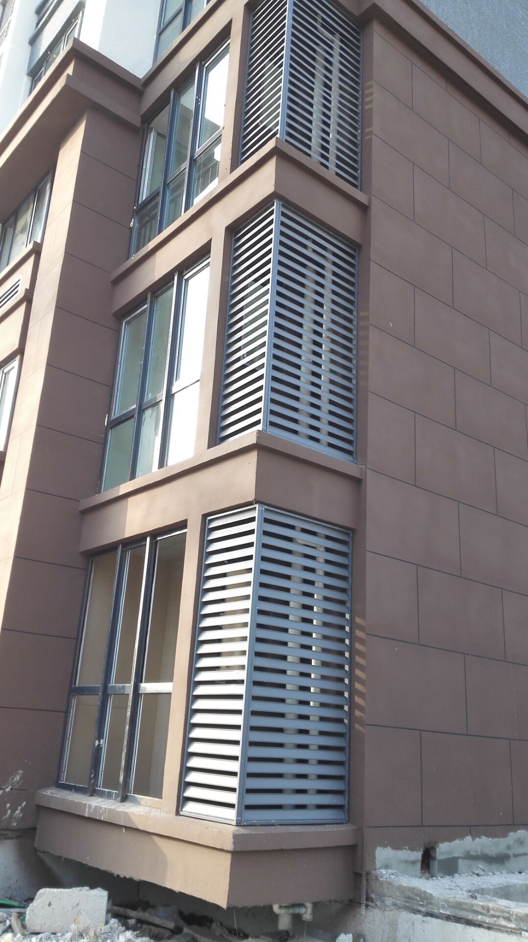 淄博组装空调架，锌合金百叶窗护栏批发