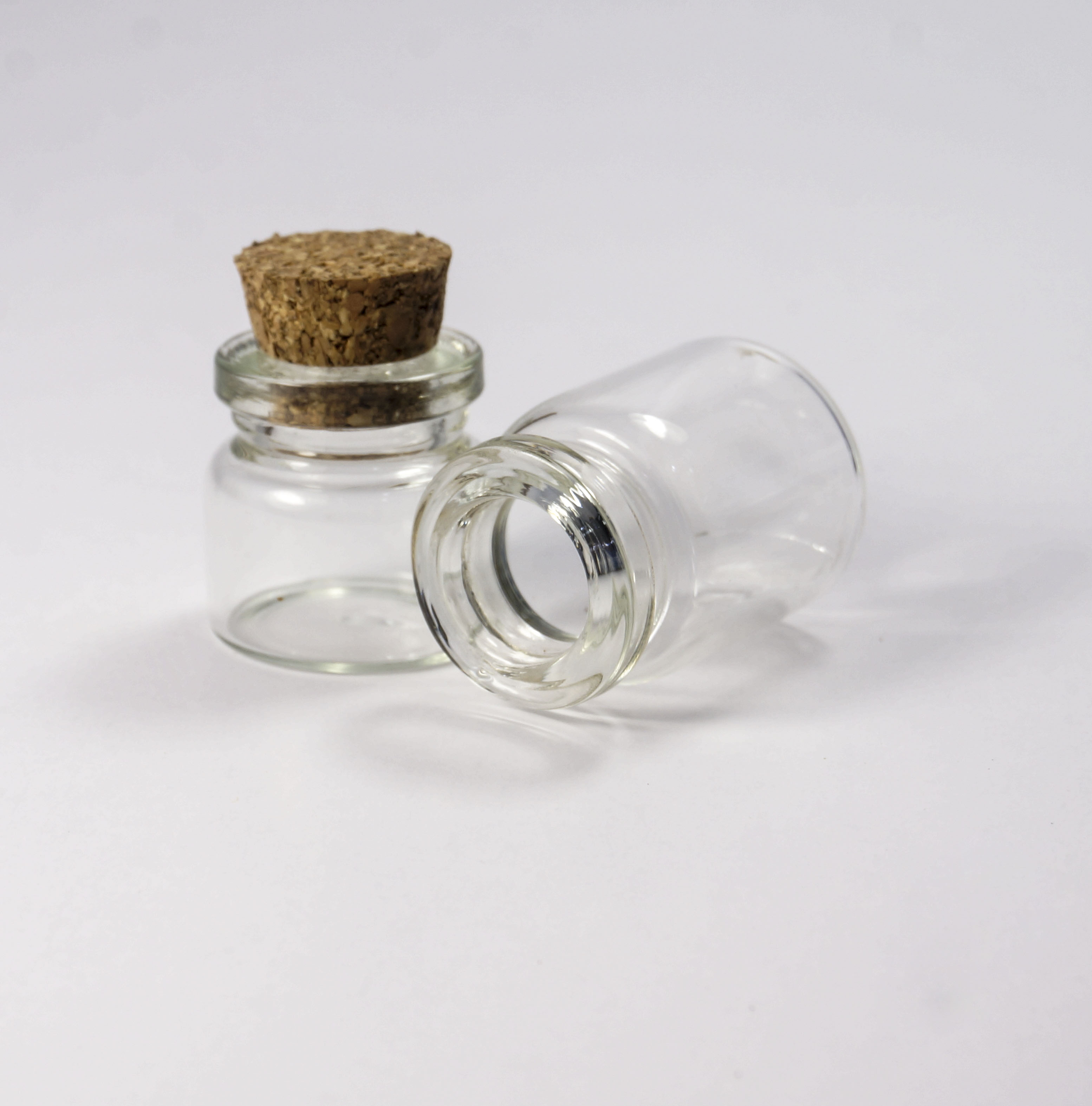 2230管制玻璃瓶供应2230管制玻璃瓶小饰物包装