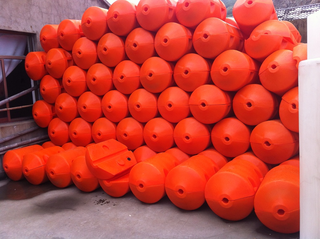 滚塑厂家生产夹管PE浮桶浮标