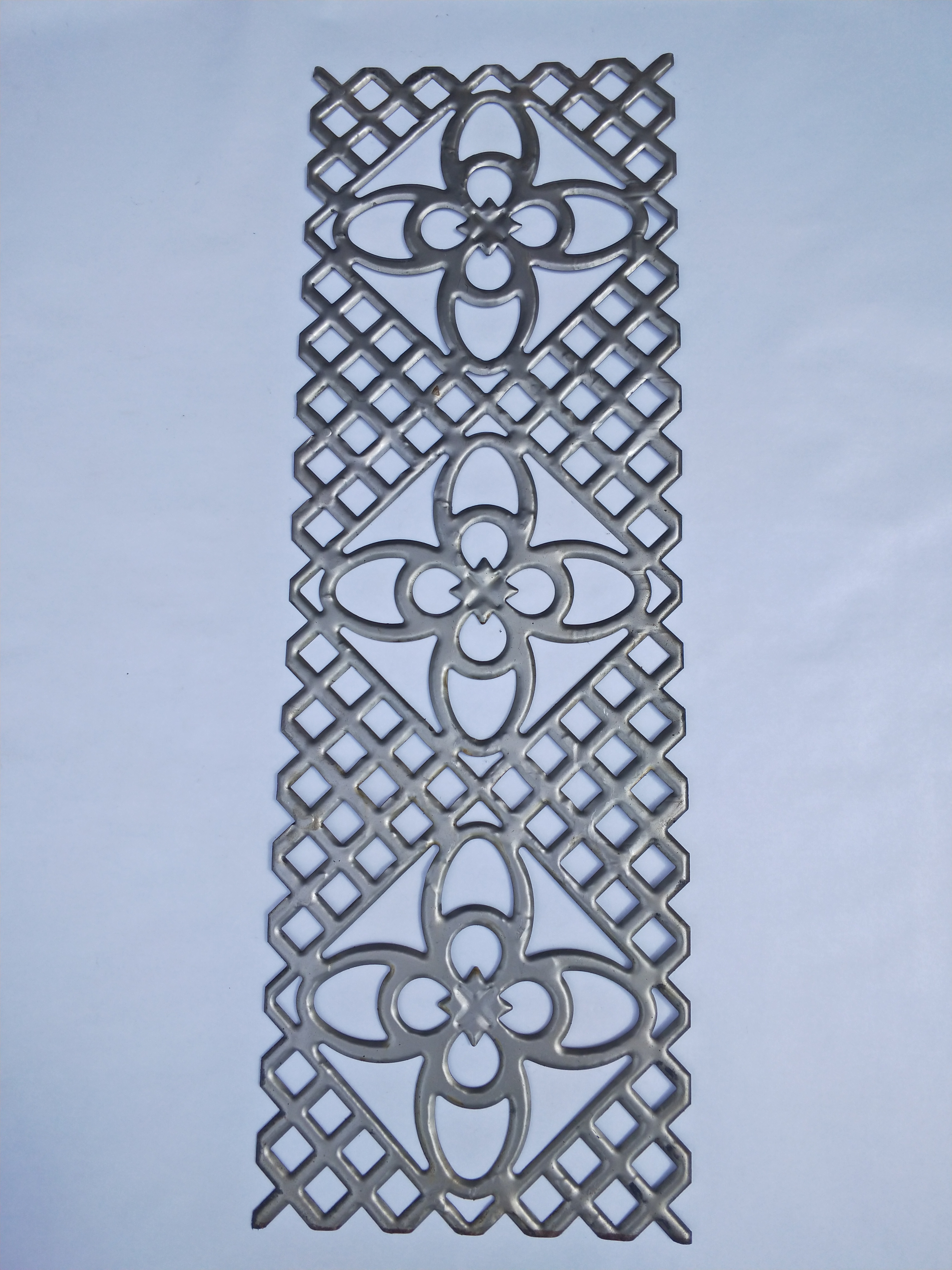 铁艺冲压花件9818-20立体，99.5*20,450g，用于铁艺大门，围栏，装修装饰图片