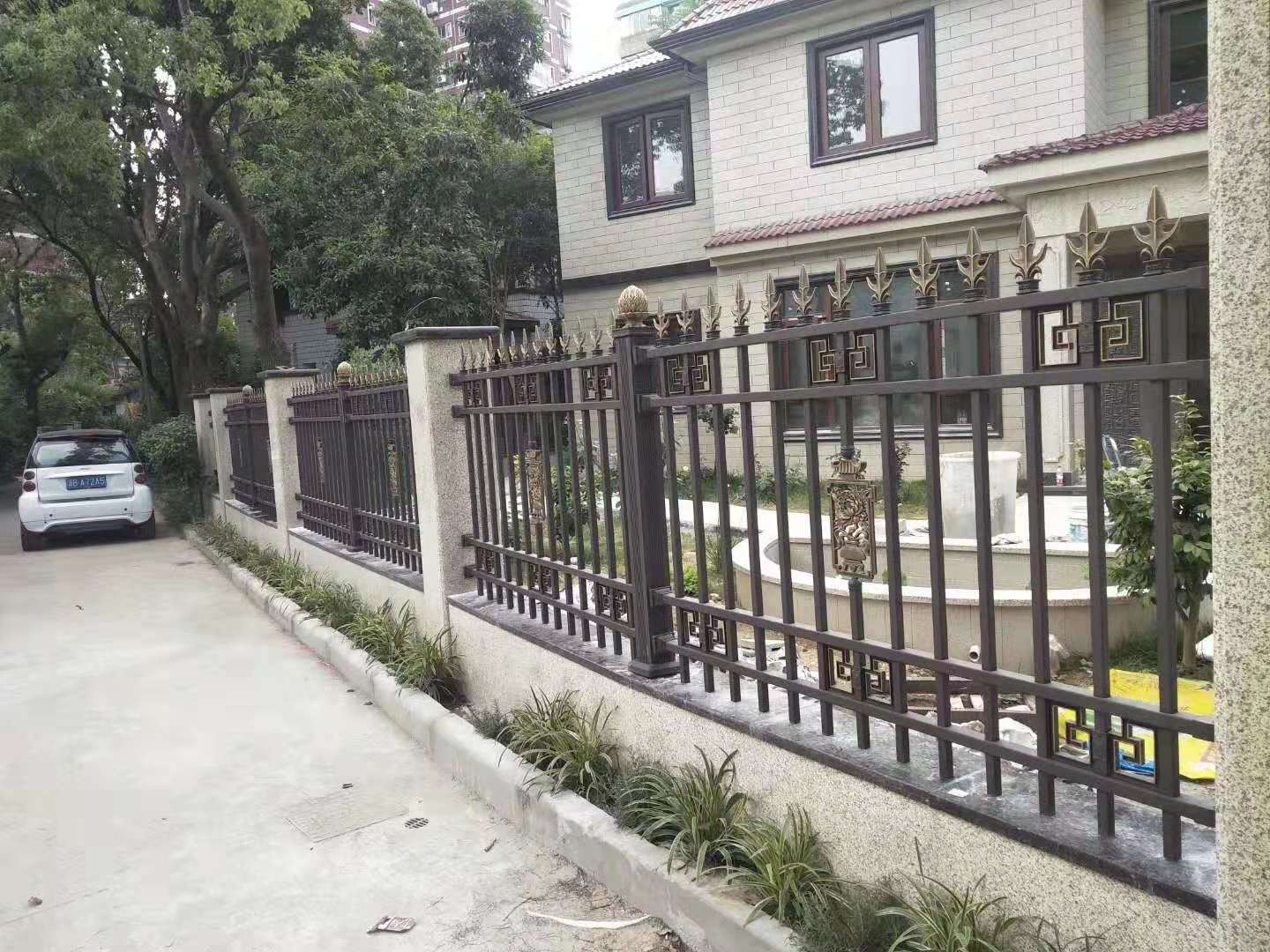 浙江杭州铁艺护栏批发市场锌钢栏杆图片