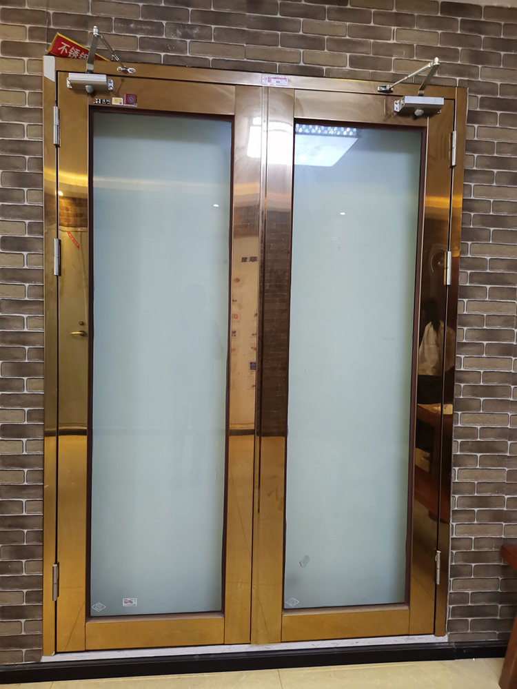 不锈钢玻璃门资质齐全厂家自销  耐热不锈钢玻璃门