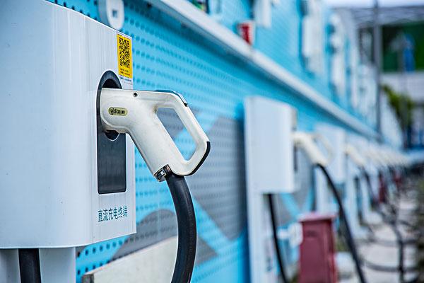 厂家出售小区智能充电桩新能源电动充电桩 学校商场充电桩图片
