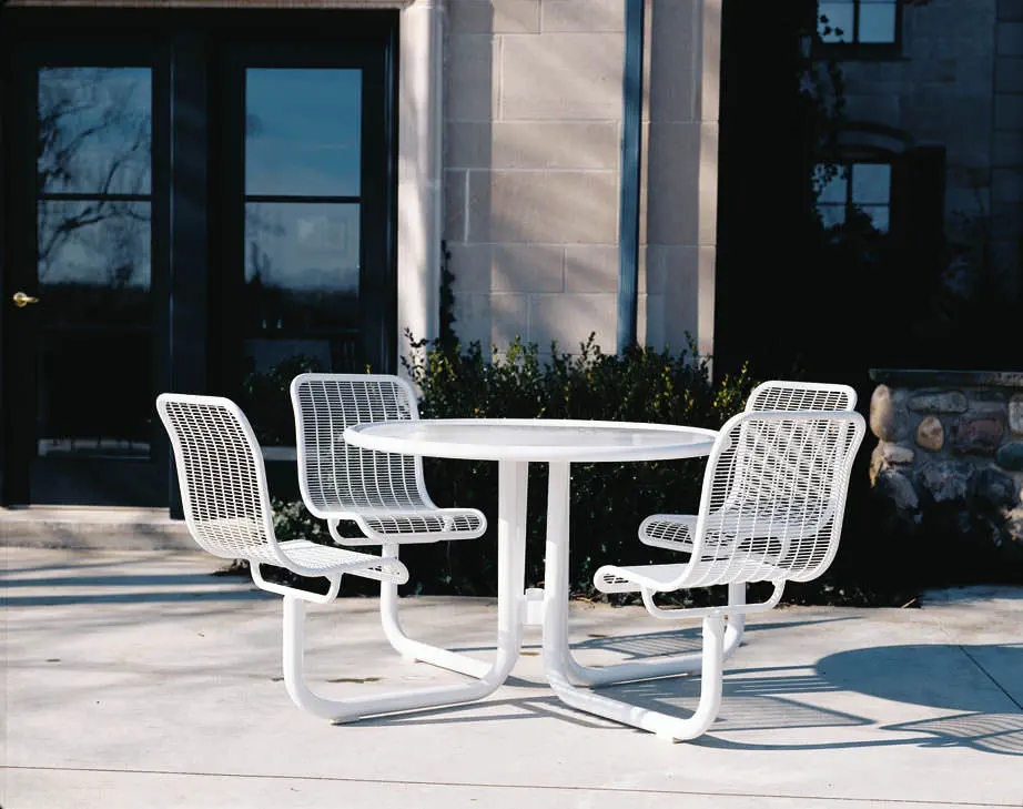 厂家专业生产花园野餐钢桌椅-广场室外休憩桌椅