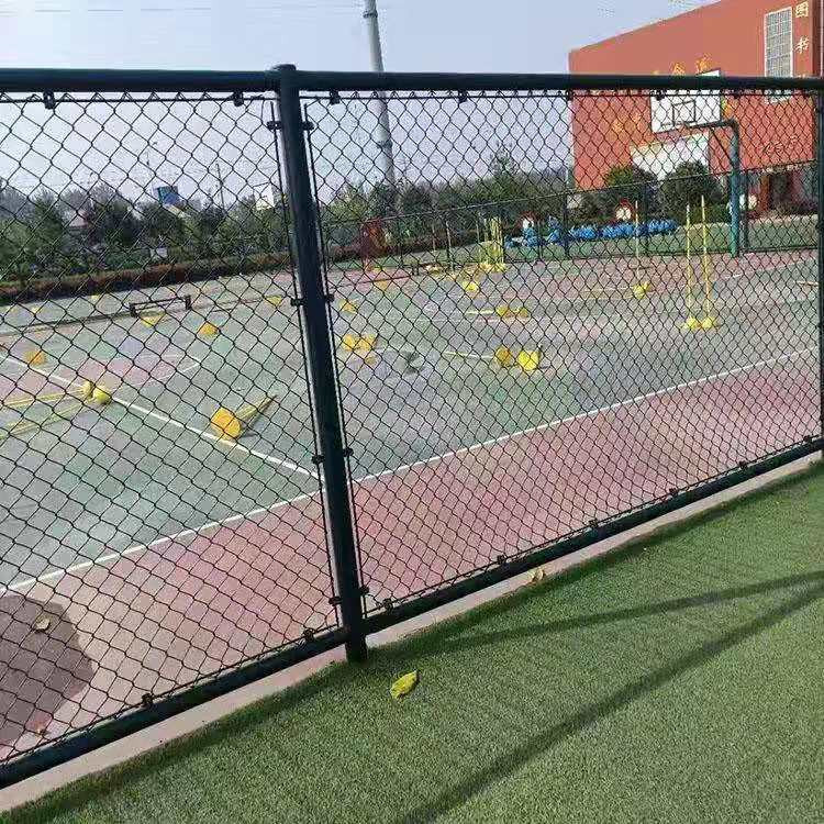 销销售足球场围网 生产篮球场护栏网 绿色体育场围栏