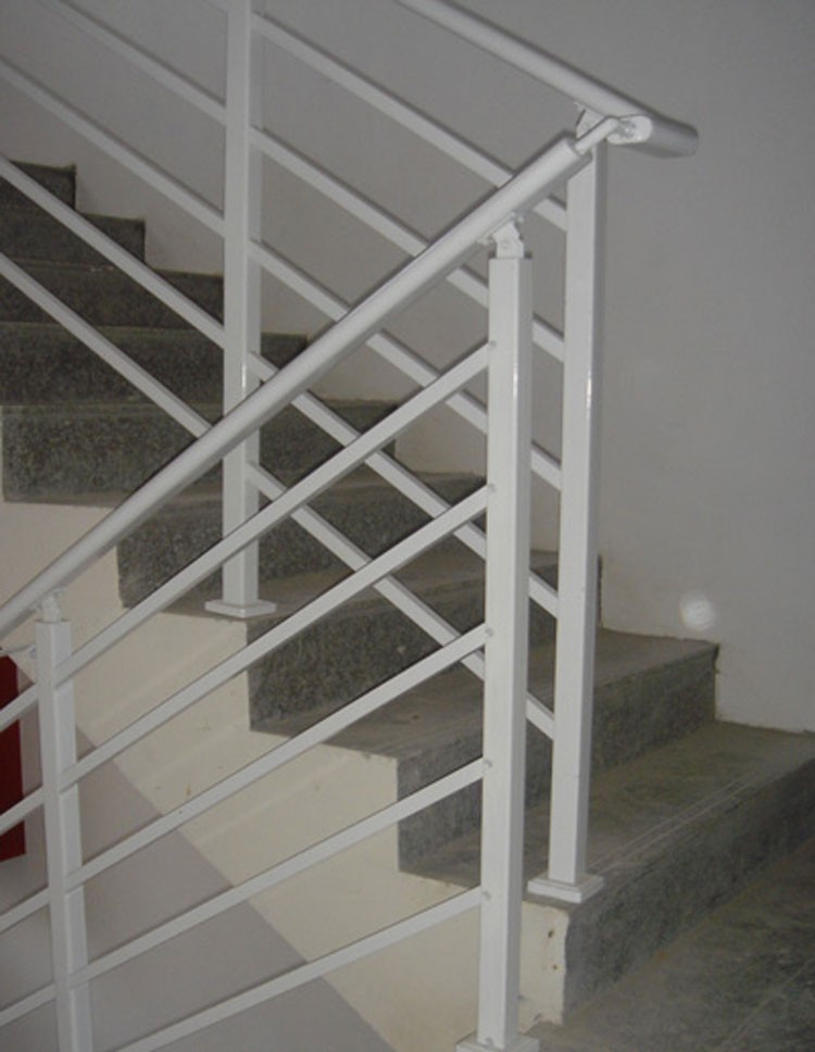贵州 毕节 楼梯护栏 锌钢楼梯护栏 组装楼梯护栏 本地工厂图片