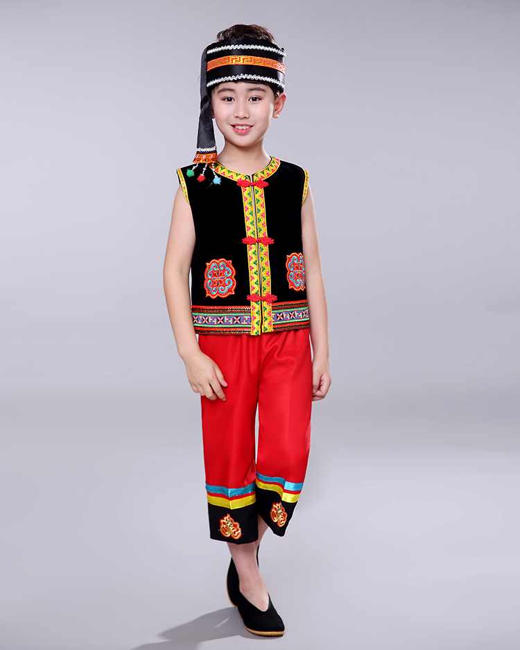 云南民族学生服装设计生产 ，批发，加工，来料加工等