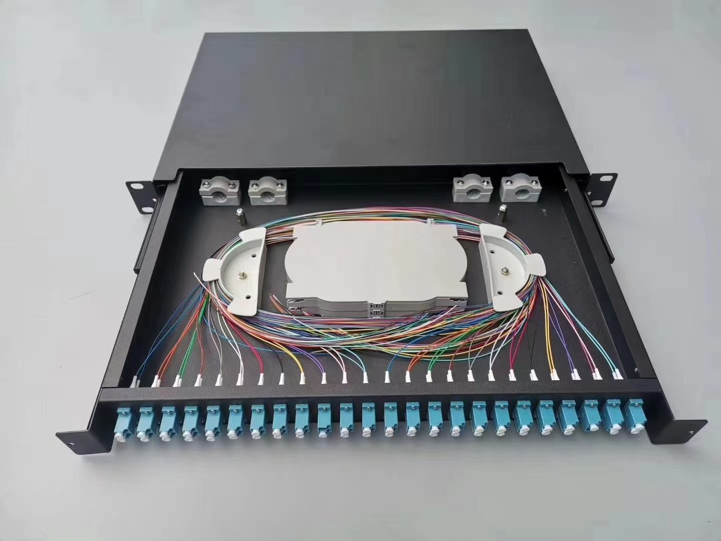 24芯光纤配线架 24口光缆尾纤接线盒批发
