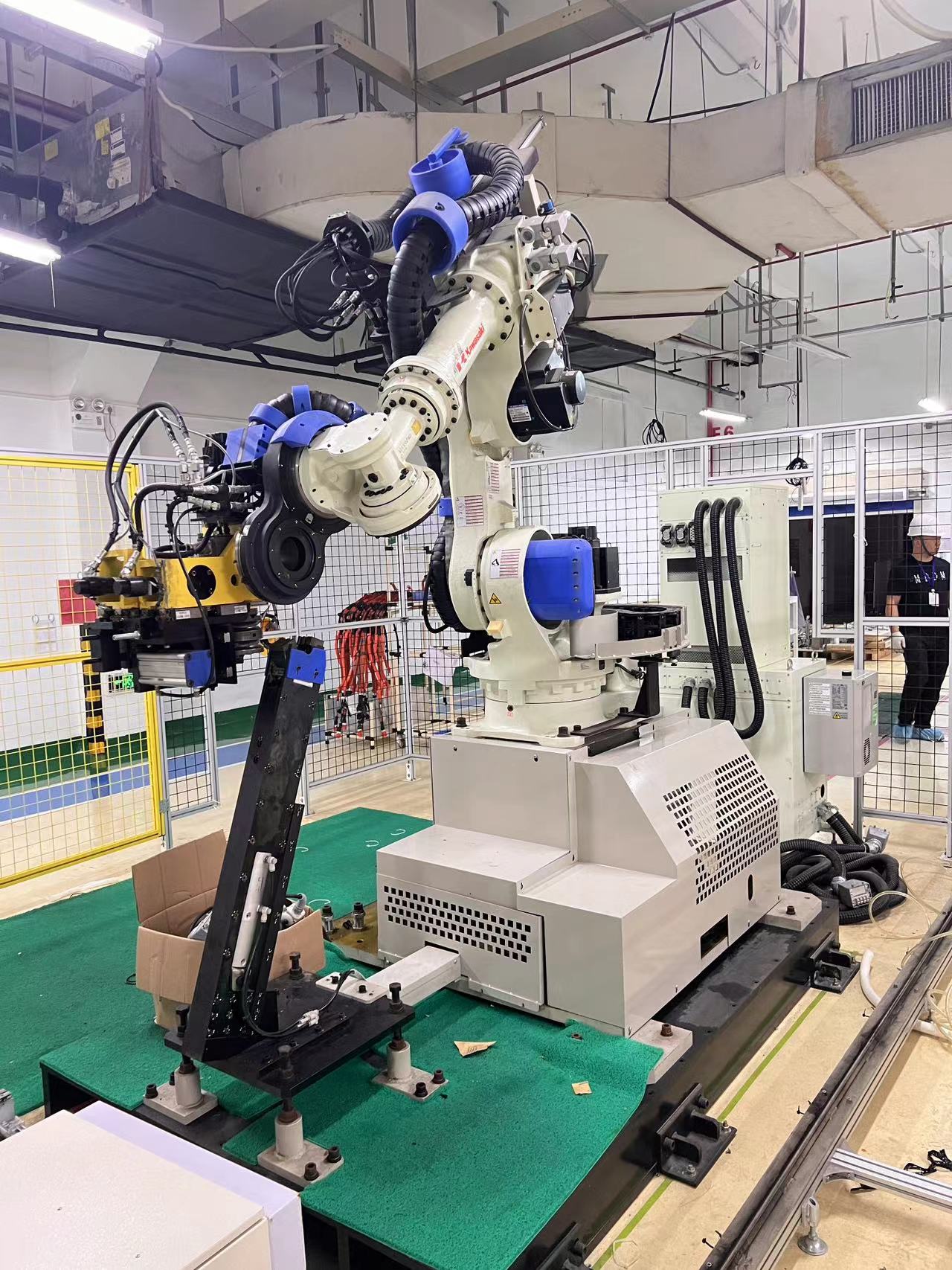 深圳回收折弯机械人电话，折弯机机器人回收热线、机器人折弯机回收电话图片
