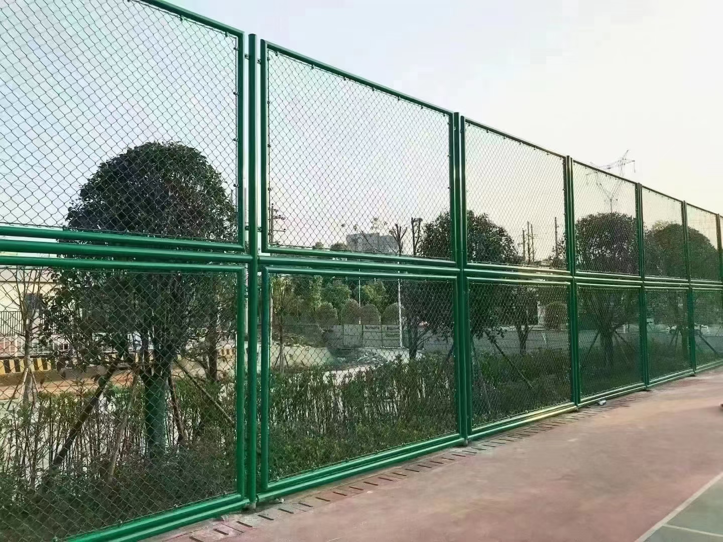 篮球球场围网 学校体育场围网 公园健身器材护栏网