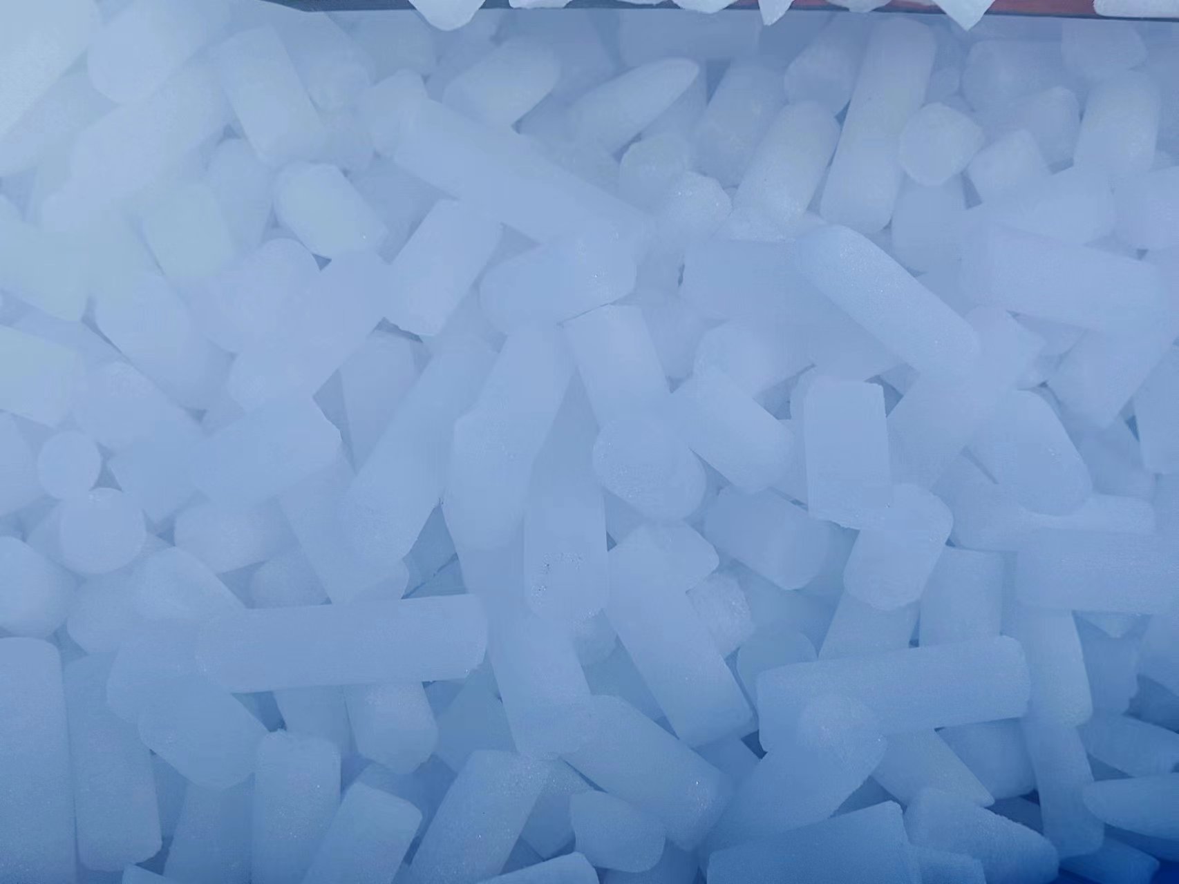 北京餐饮食品级圆柱状块状冷藏固态干冰颗粒大量供应